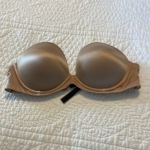 Victoria’s Secret very sexy strapless bra